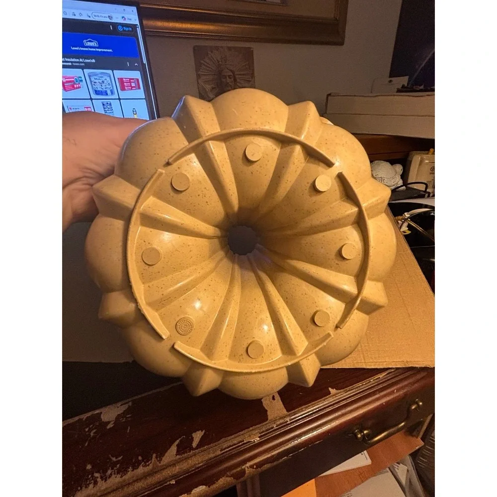 Vintage Littonware Bundt Microwave Ovenware 4 Qt Fluted Cake Bundt Pan 1970's